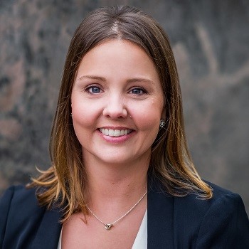 Kelly Ward Headshot